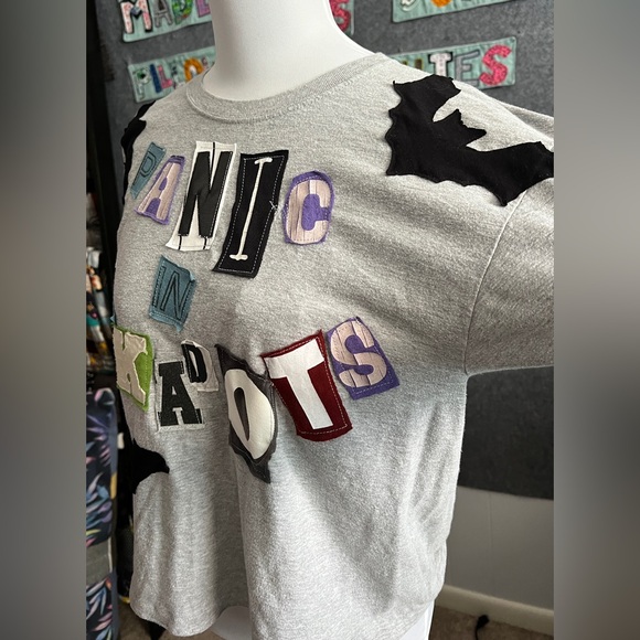 Ransom Note Tee Shirt - Heather Grey Bats - Picture 3 of 9